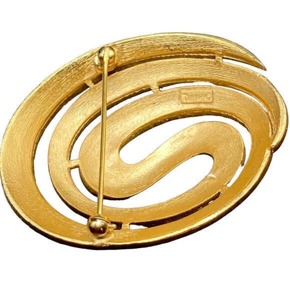 CROWN TRIFARI COMET SWIRL GOLDEN TONED TRIFANIUM CLIP ON EARRINGS VINTAGE 1960s - Picture 2 of 13